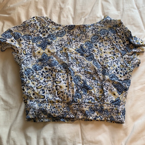 Hollister Floral wrap top - Picture 3 of 3